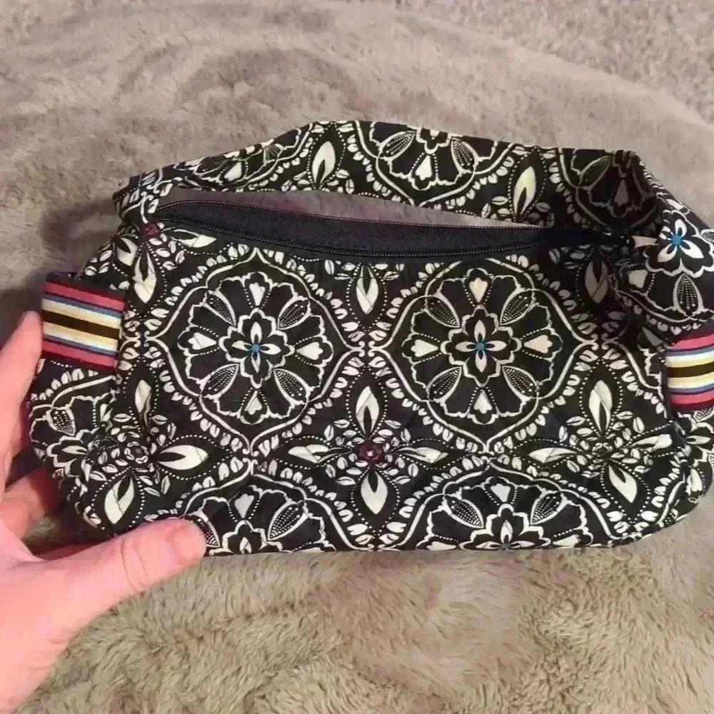 Vera Bradley Barcelona Pattern Maggie Small Shoulder Bag - Picture 2 of 7